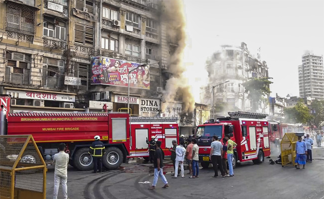 Fire damages 10 shops in Mumbai; no casualty